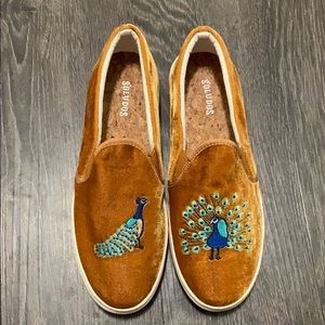 Soludos Velvet Peacock Sneaker 